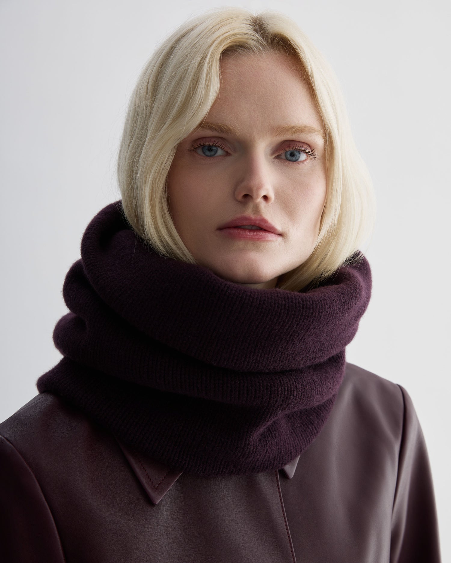 Fleur Snood in Wool Cashmere, Deep Plum