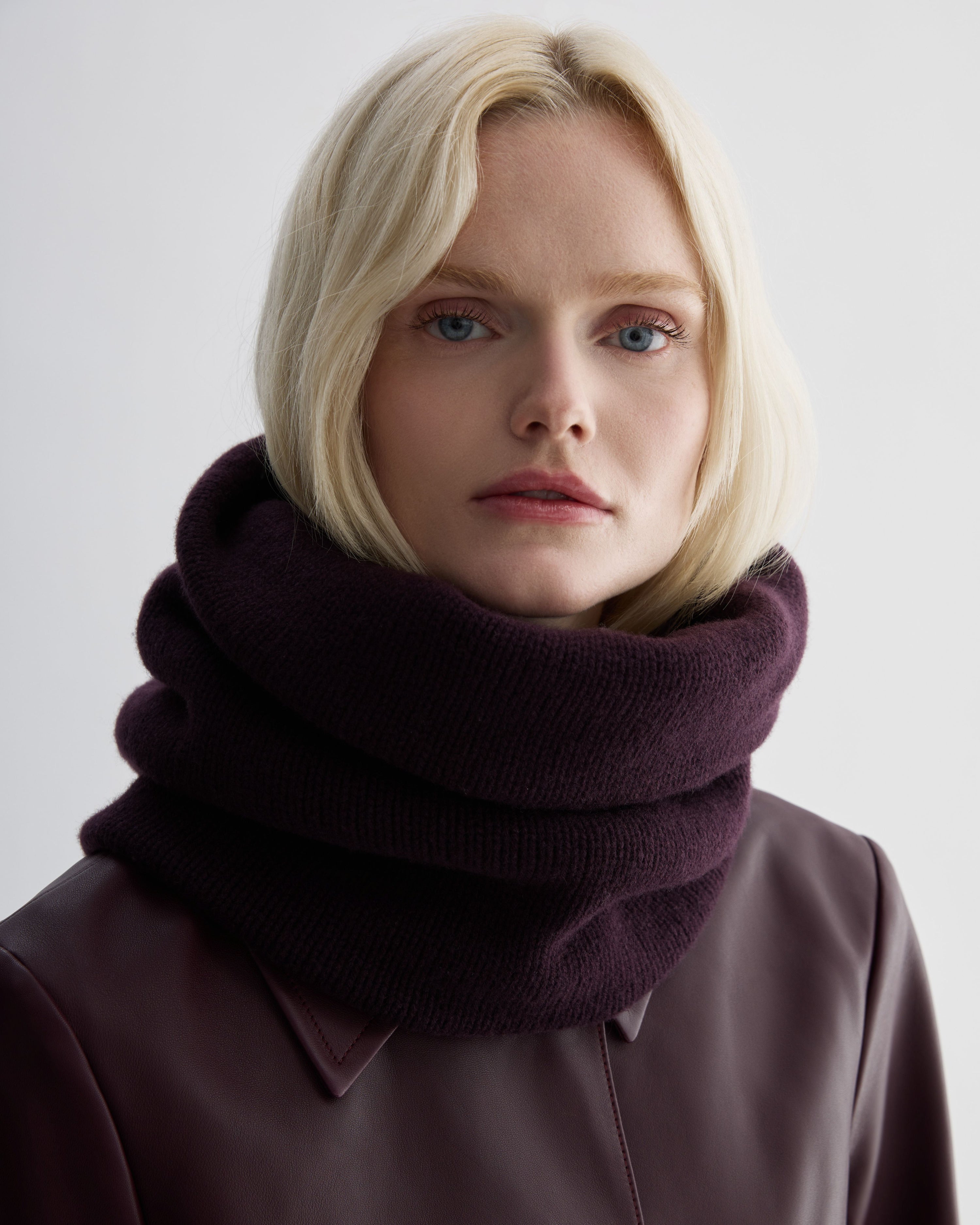 Fleur Snood in Wool Cashmere, Deep Plum