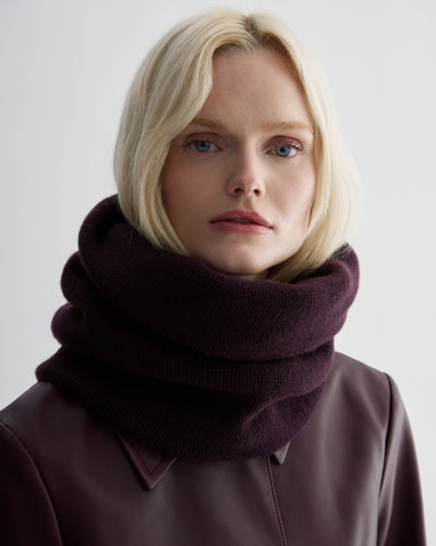 Fleur Snood in Wool Cashmere, Deep Plum - Veronica De Piante