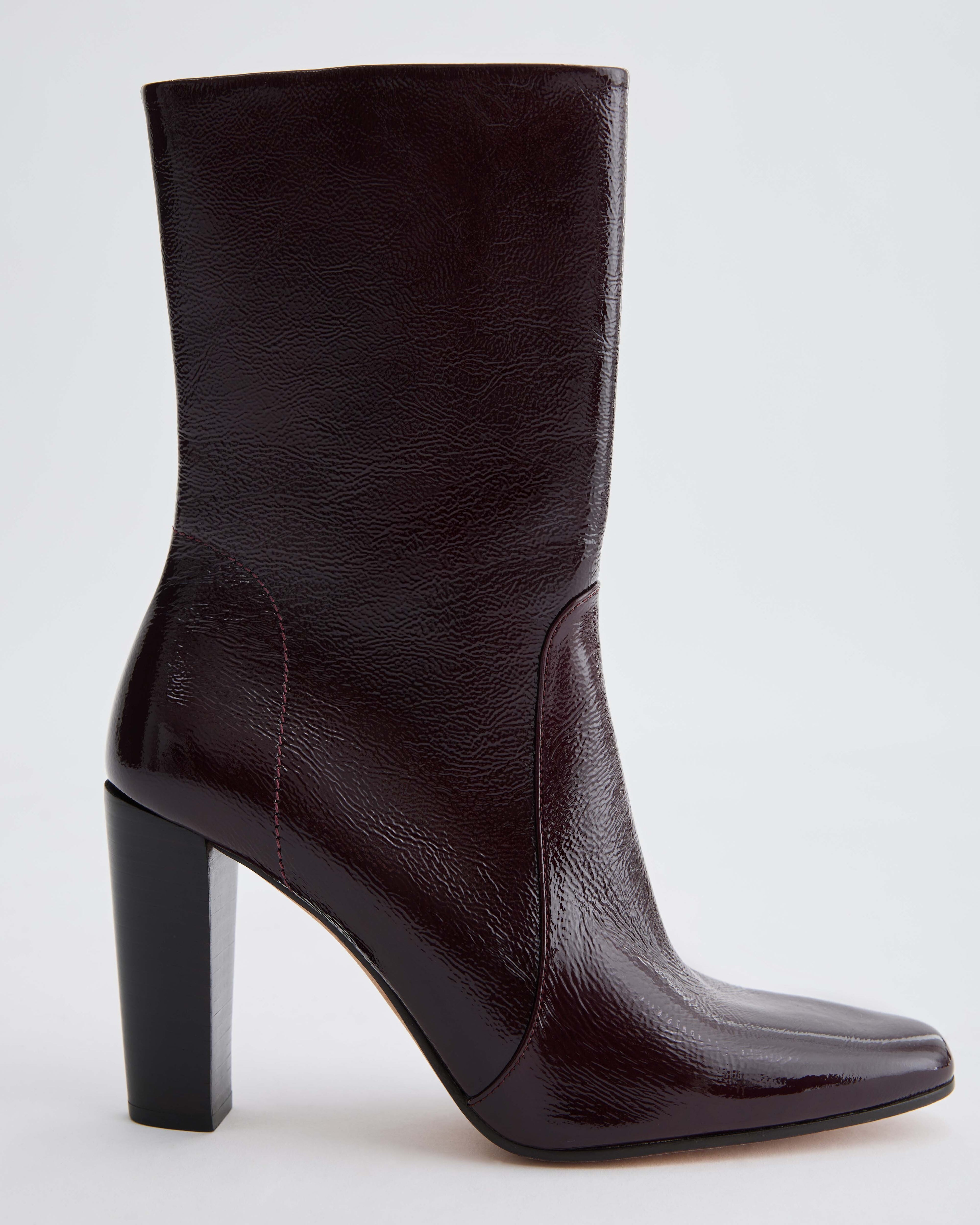Veronica De Piante Gaia heeled ankle boots in burgundy patent leather, stylish shoes with a sleek design and pointed toe.