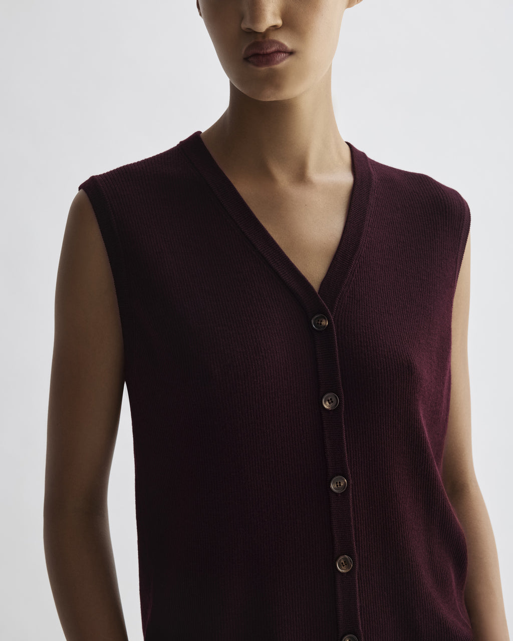 Alice Vest in Merino Wool, Deep Plum - Veronica De Piante