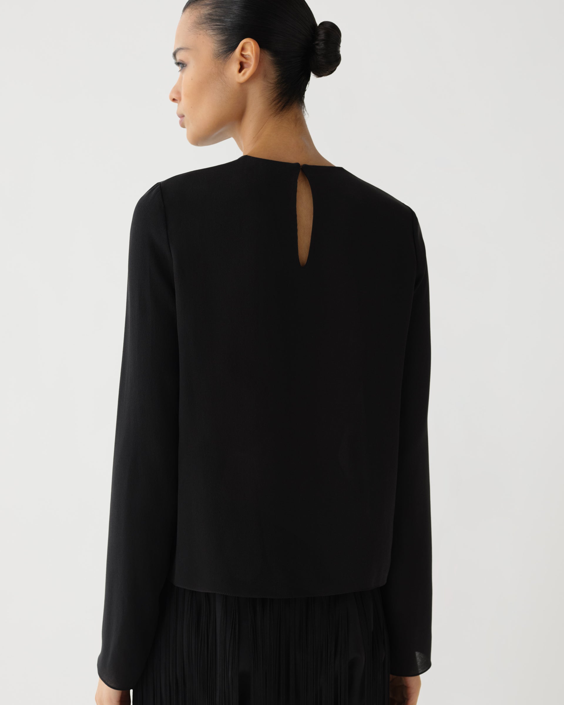 Alana Structured Tee in Silk Crepe Georgette, Black