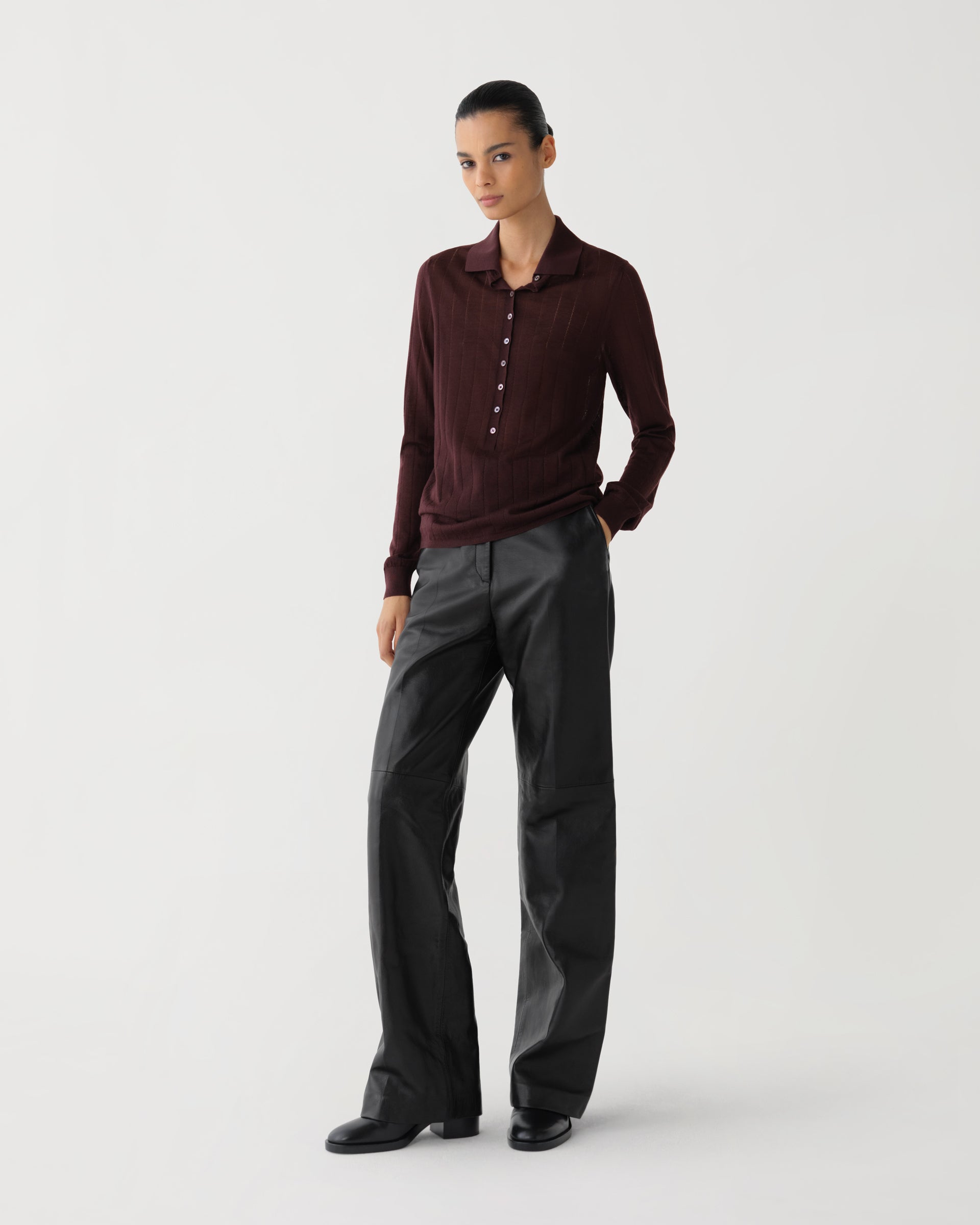 Veronica De Piante Luna Burgundy Cashmere Polo Knitwear, close-up of soft, luxurious burgundy cashmere fabric and classic polo design.