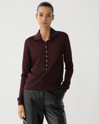 Veronica De Piante Luna Polo in Burgundy cashmere knitwear, featuring a classic collar and soft texture, styled on a mannequin.