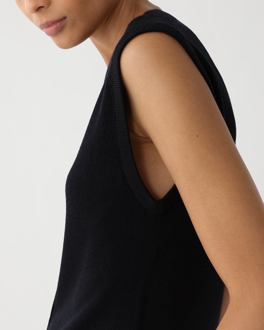 Alice Vest in Merino Wool, Black