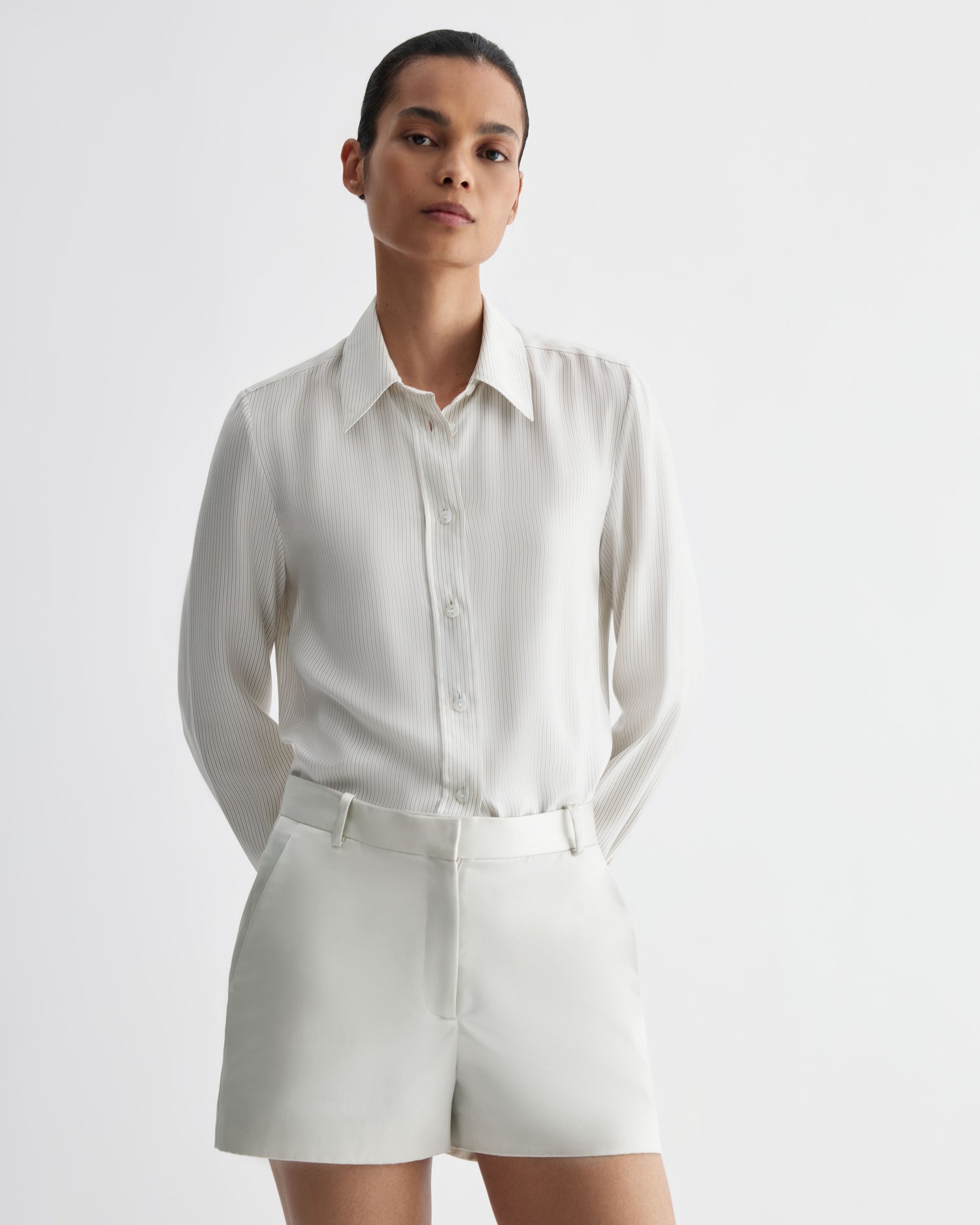 Belle Shorts in Technical Cotton, Oyster