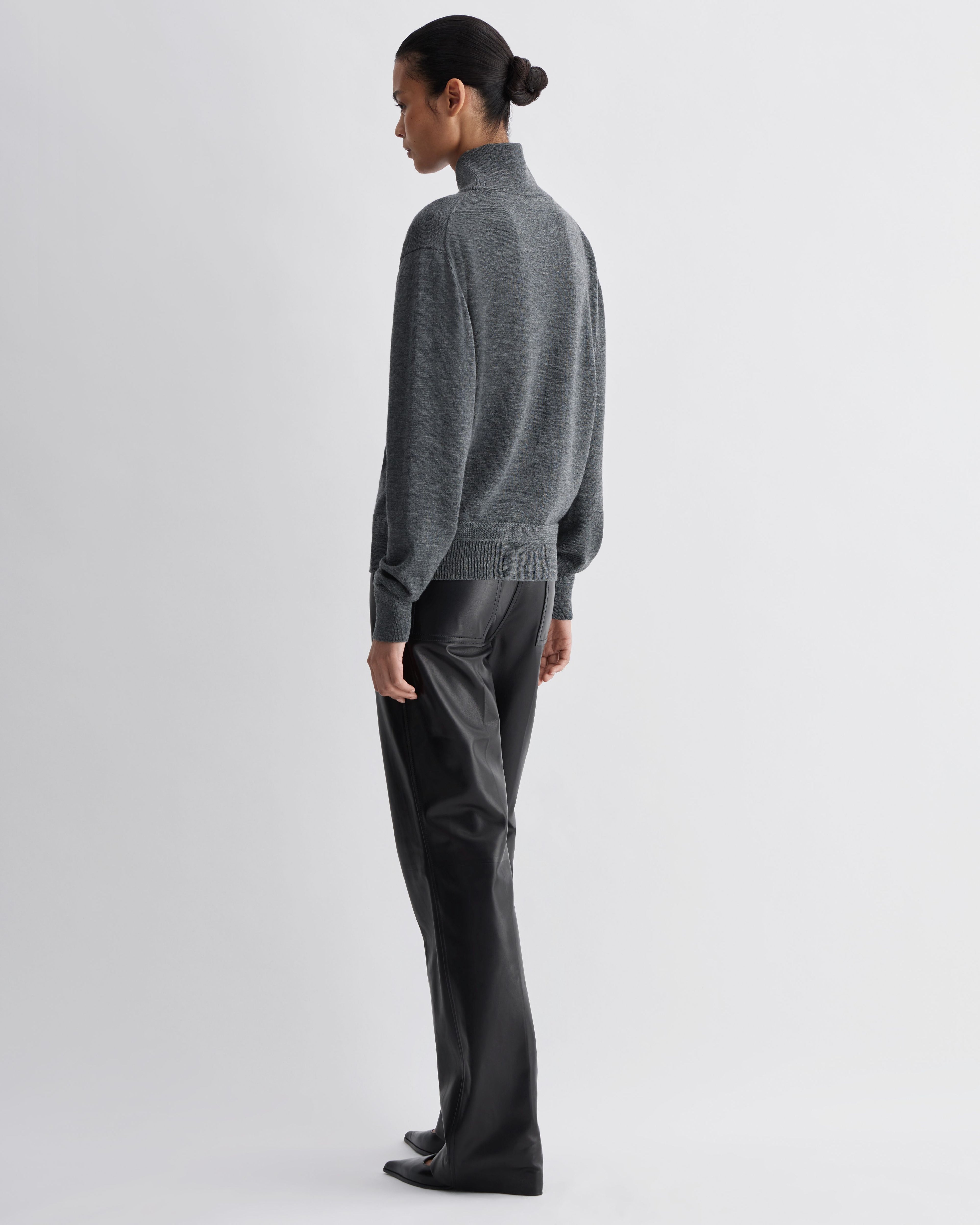 Grey melange Alicia knitwear sweater made of merino wool by Veronica De Piante, featuring a cozy, stylish design.