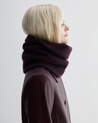 Fleur Snood in Wool Cashmere, Deep Plum - Veronica De Piante