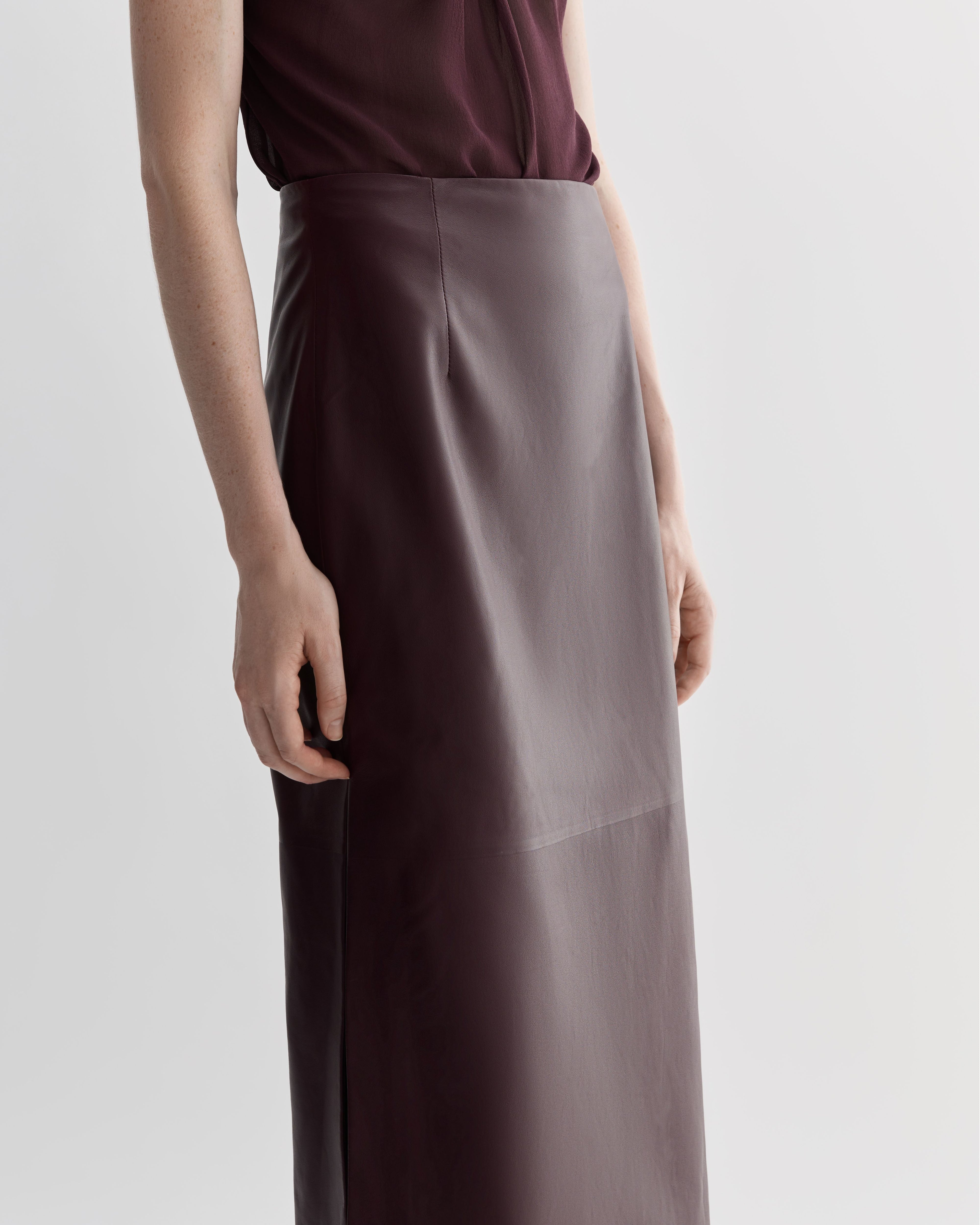 Gisele Skirt in Nappa Leather, Maroon - Veronica De Piante