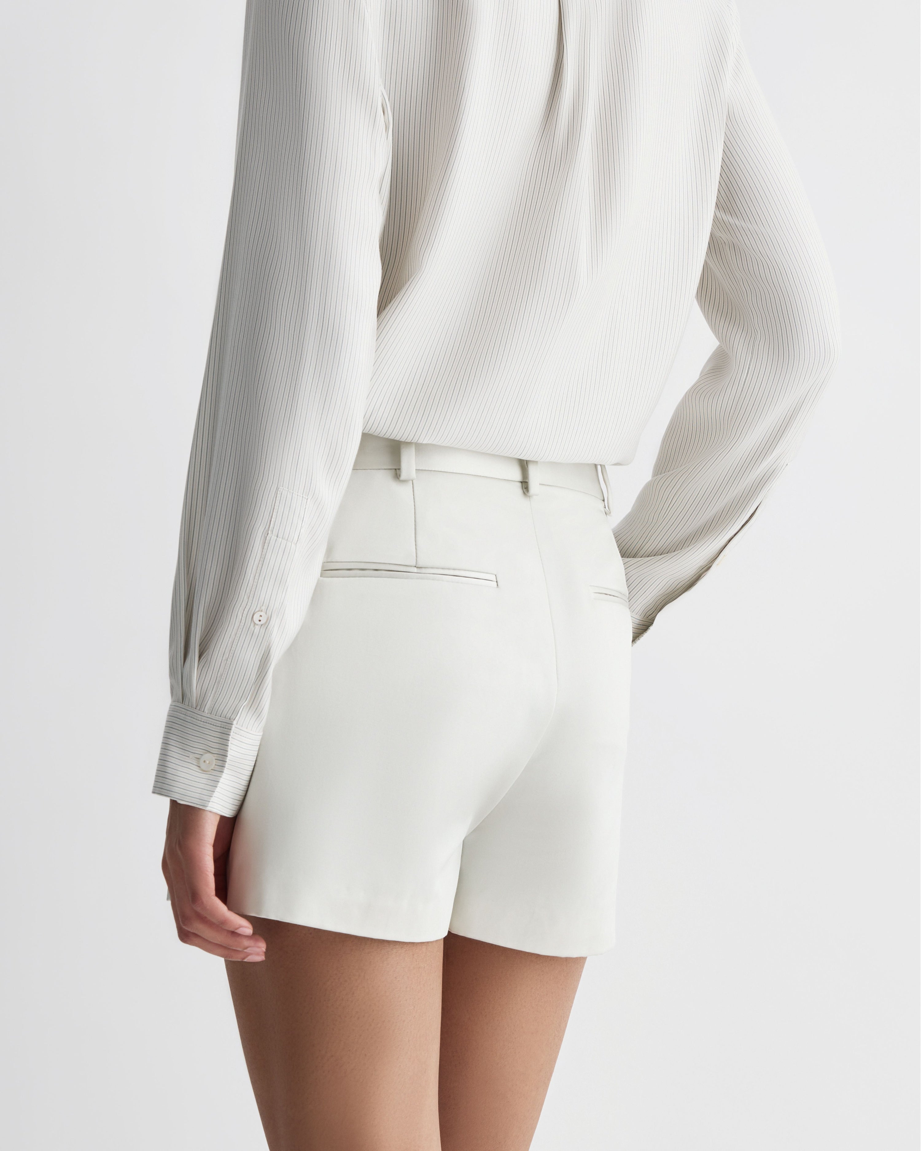 Belle Shorts in Technical Cotton, Oyster