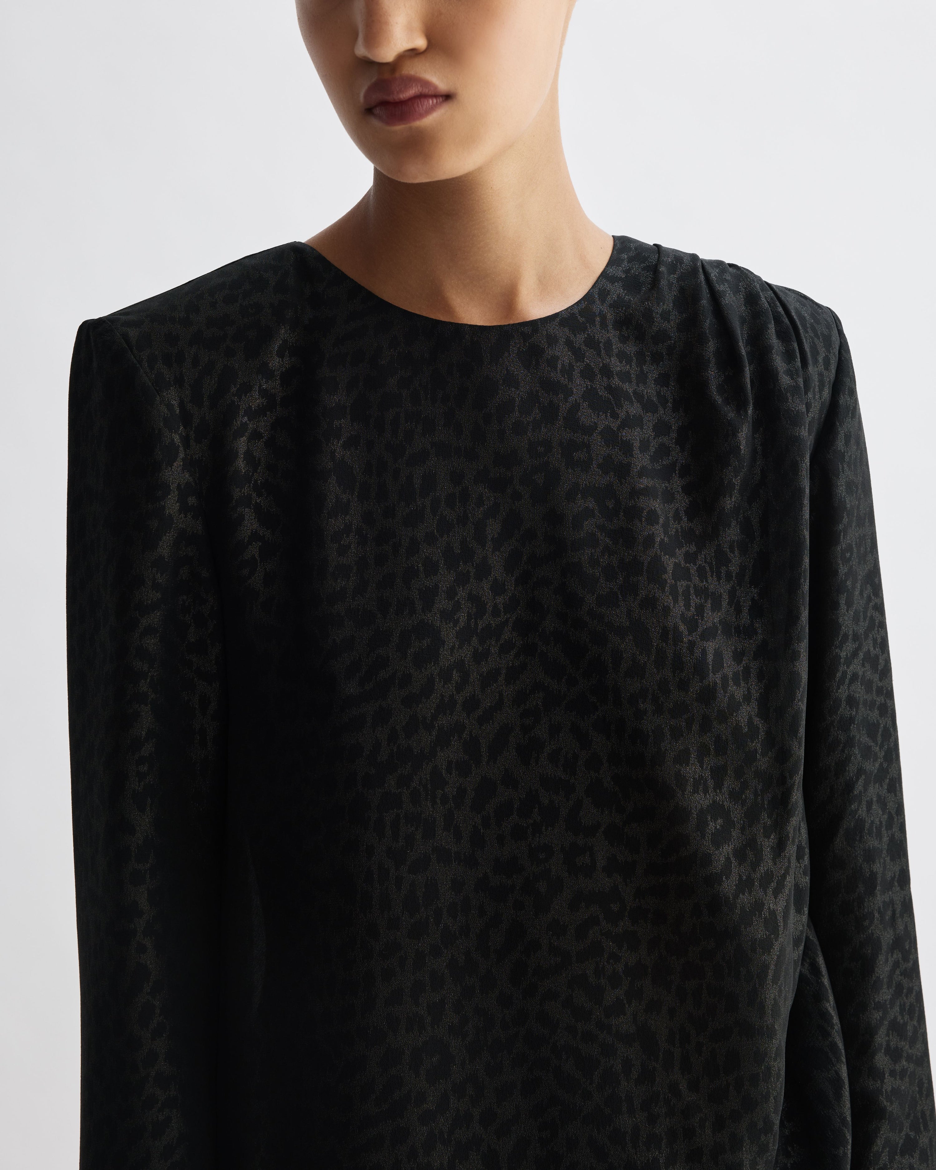 Pia Dress in Silk, Silver Leopard