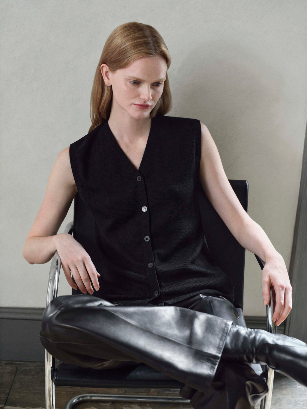 Alice Vest in Merino Wool, Black - Veronica De Piante