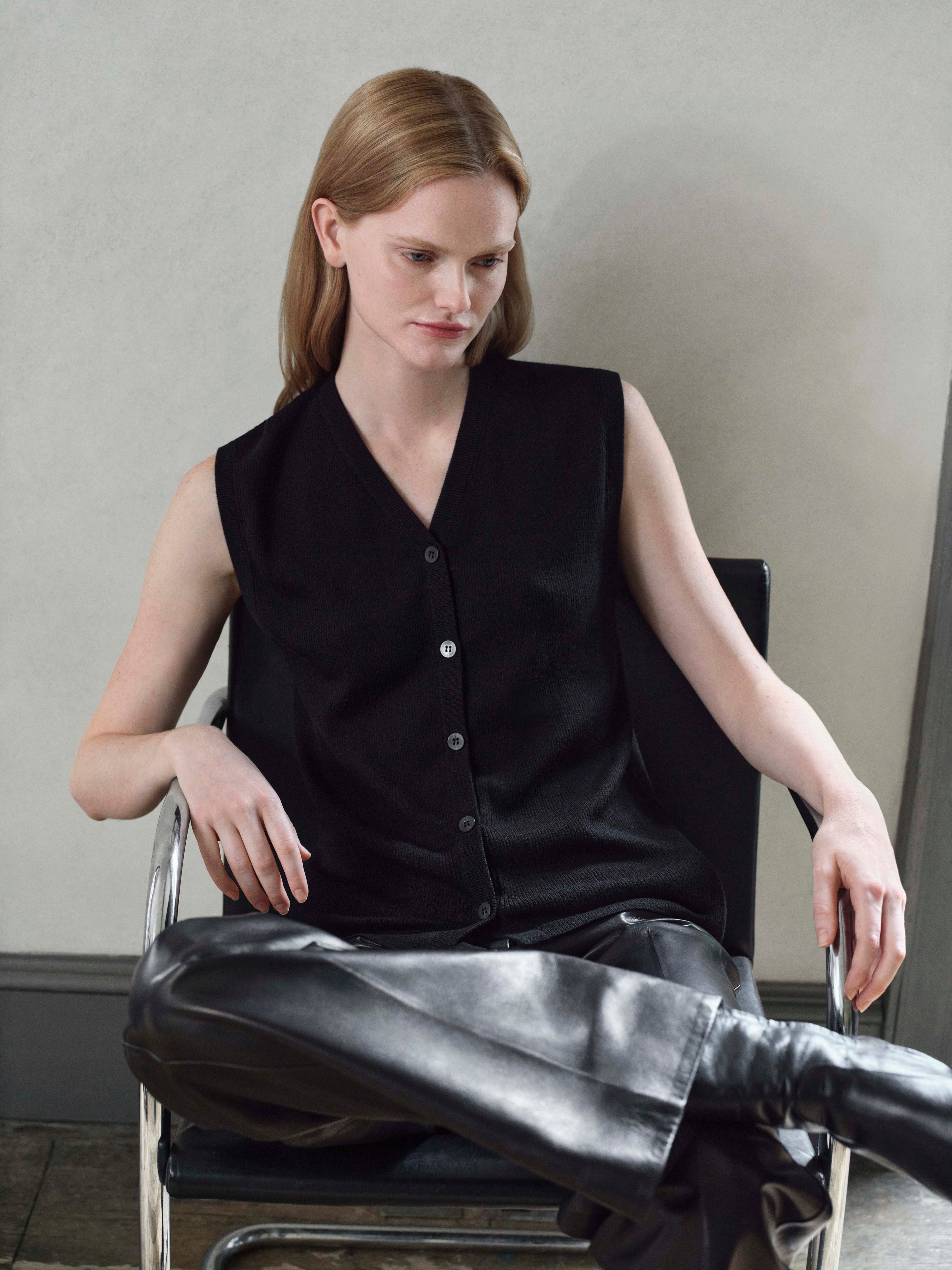 Alice Vest in Merino Wool, Black