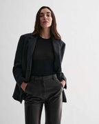 Grey pure cashmere Gio Jacket blazer on model, featuring classic tailoring lines and a soft, defined handle