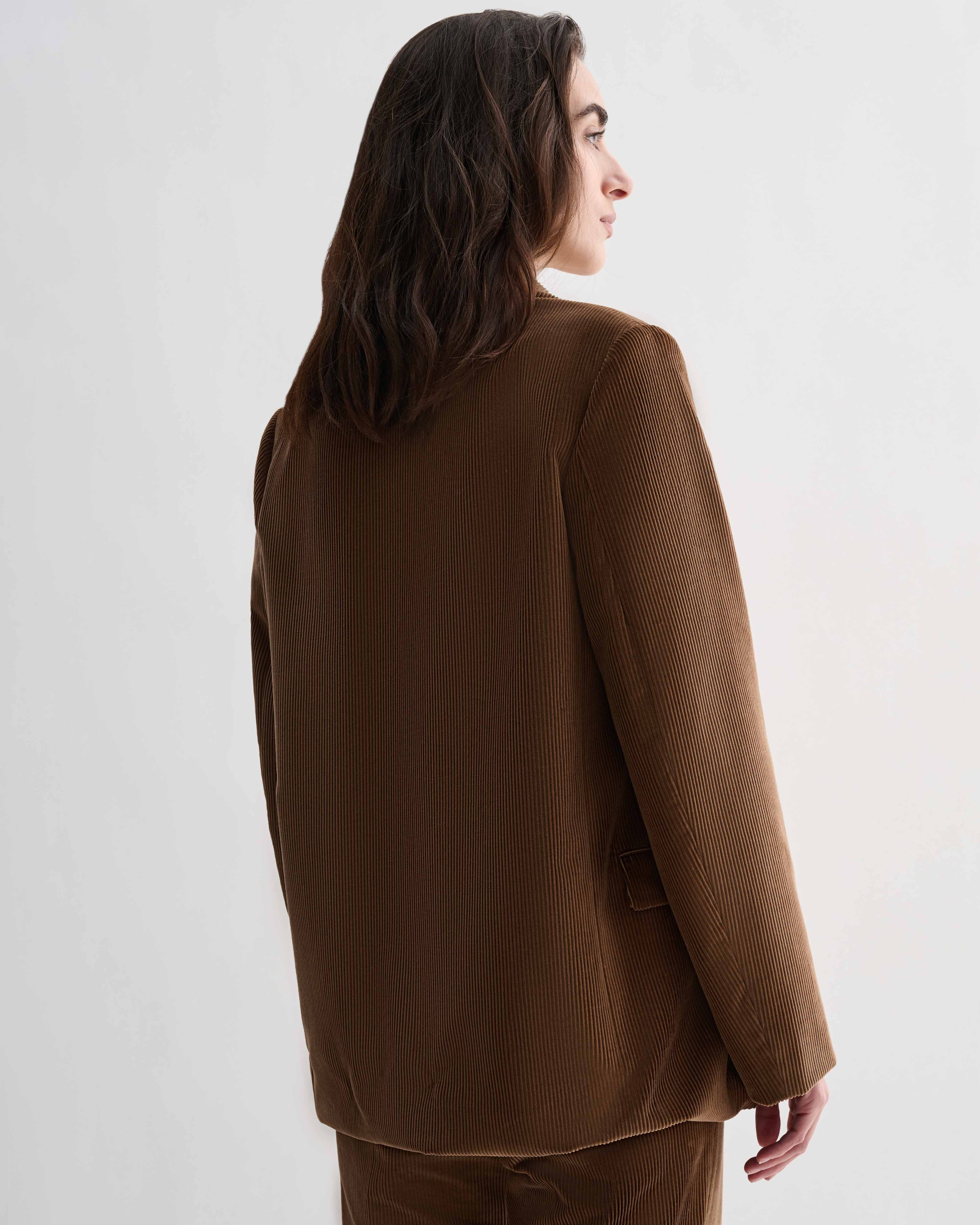 Veronica de Piante Klara Jacket, camel thick-wale corduroy, structured luxury outerwear with pronounced ribbed texture