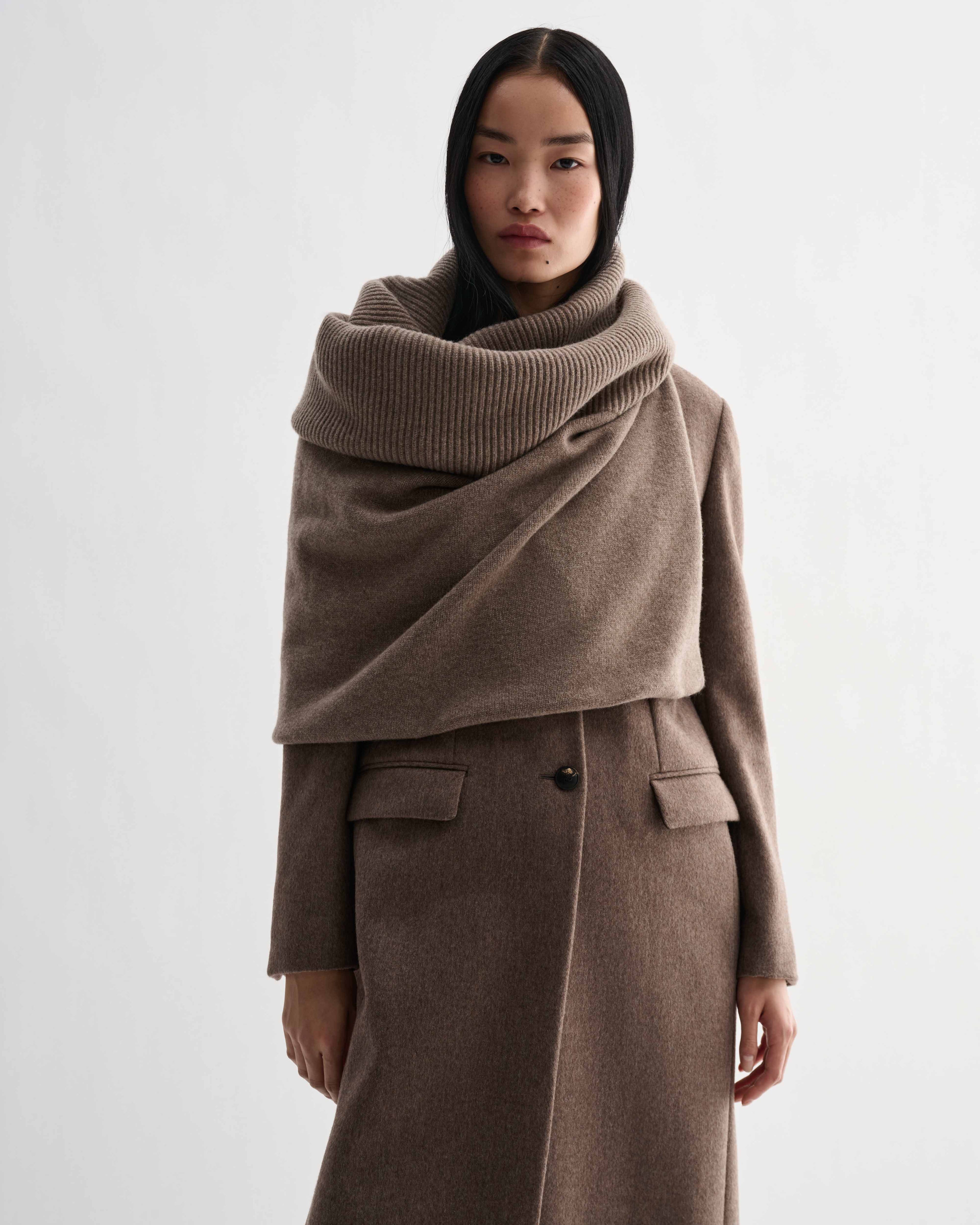 Caro Snood in Wool Cashmere, Camel - Veronica De Piante