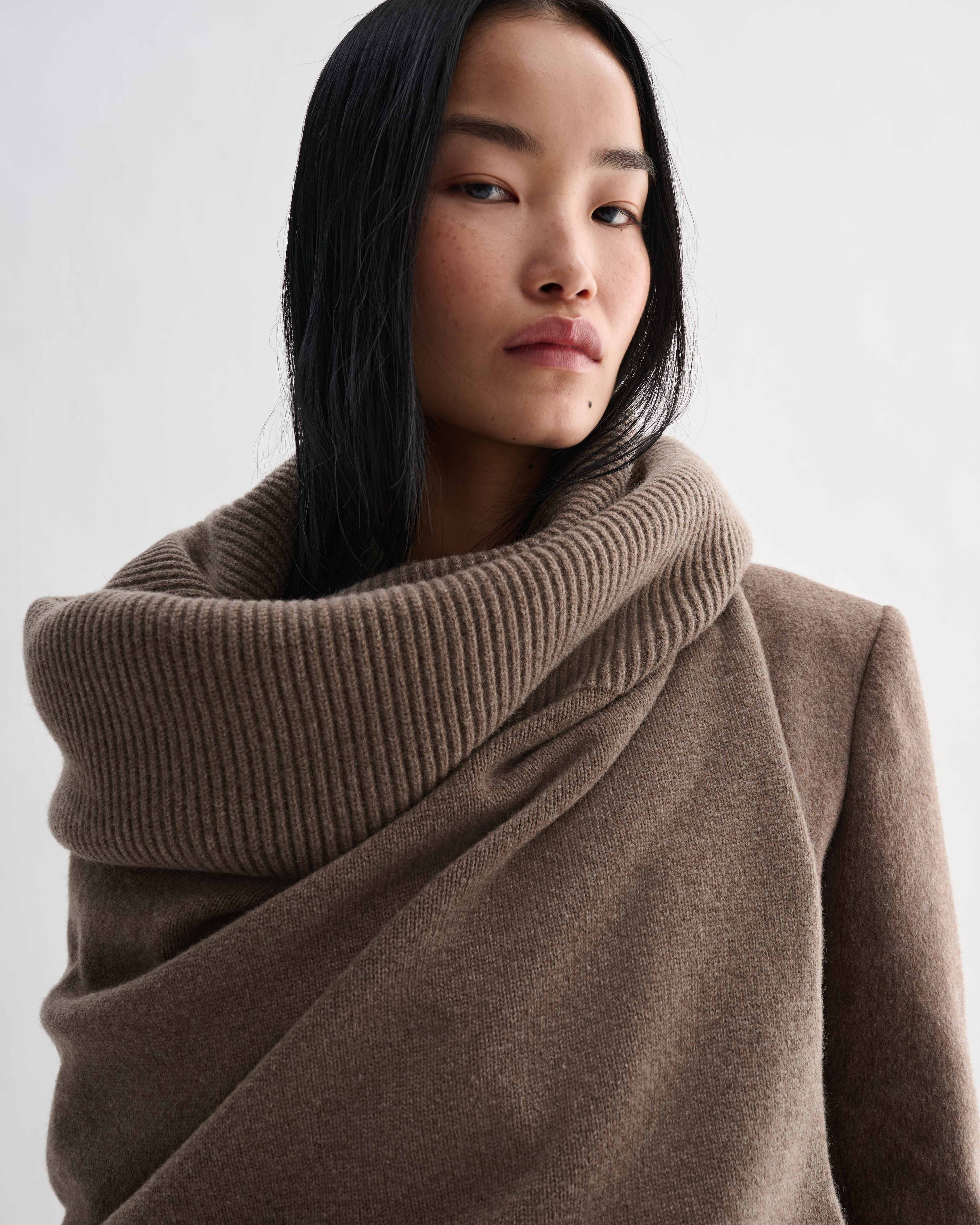 Caro Snood in Wool Cashmere, Camel - Veronica De Piante
