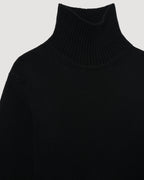 Black Delphine sweater in wool cashmere by Veronica De Piante, featuring a cozy knitwear design.