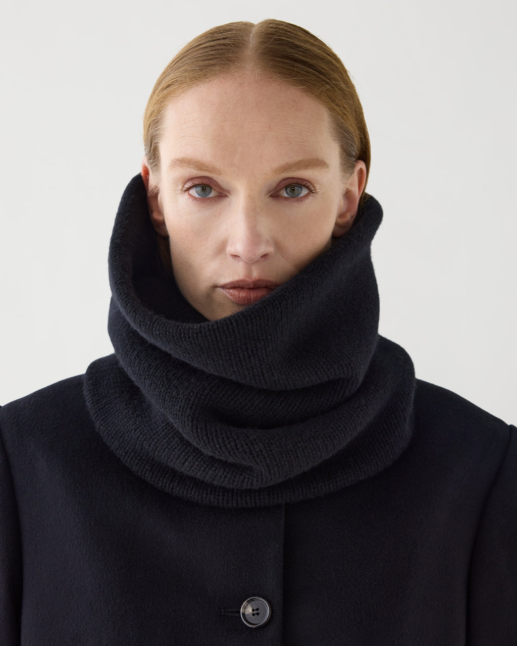 Fleur Snood in Wool Cashmere, Black - Veronica De Piante