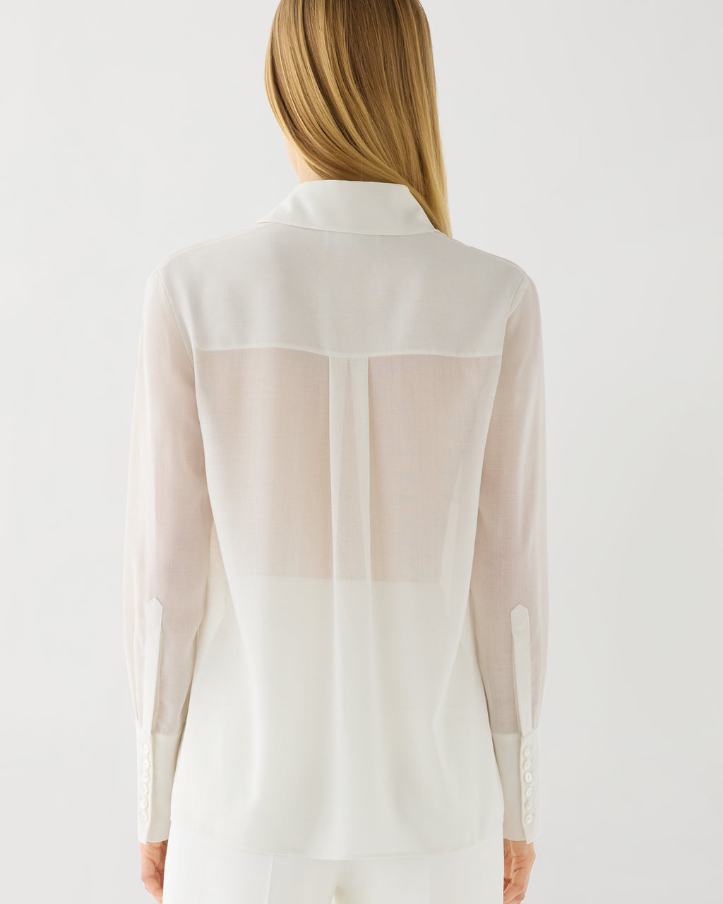 Off-white Jamie shirt in wool voile, featuring a relaxed fit and delicate fabric texture, perfect for casual wear.