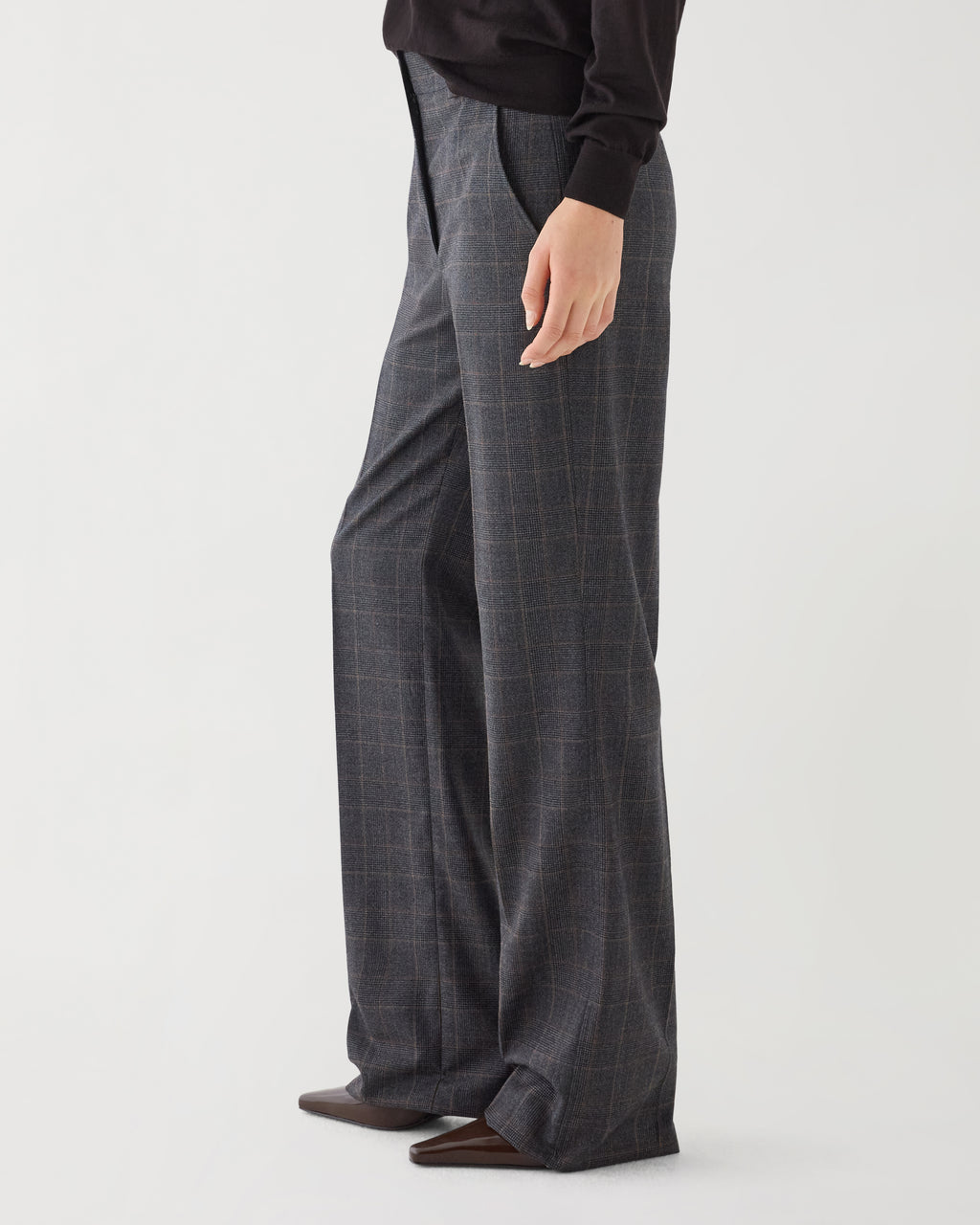 Dark grey plaid Avery trousers in suiting fabric, showcasing a tailored fit and classic design for versatile styling.