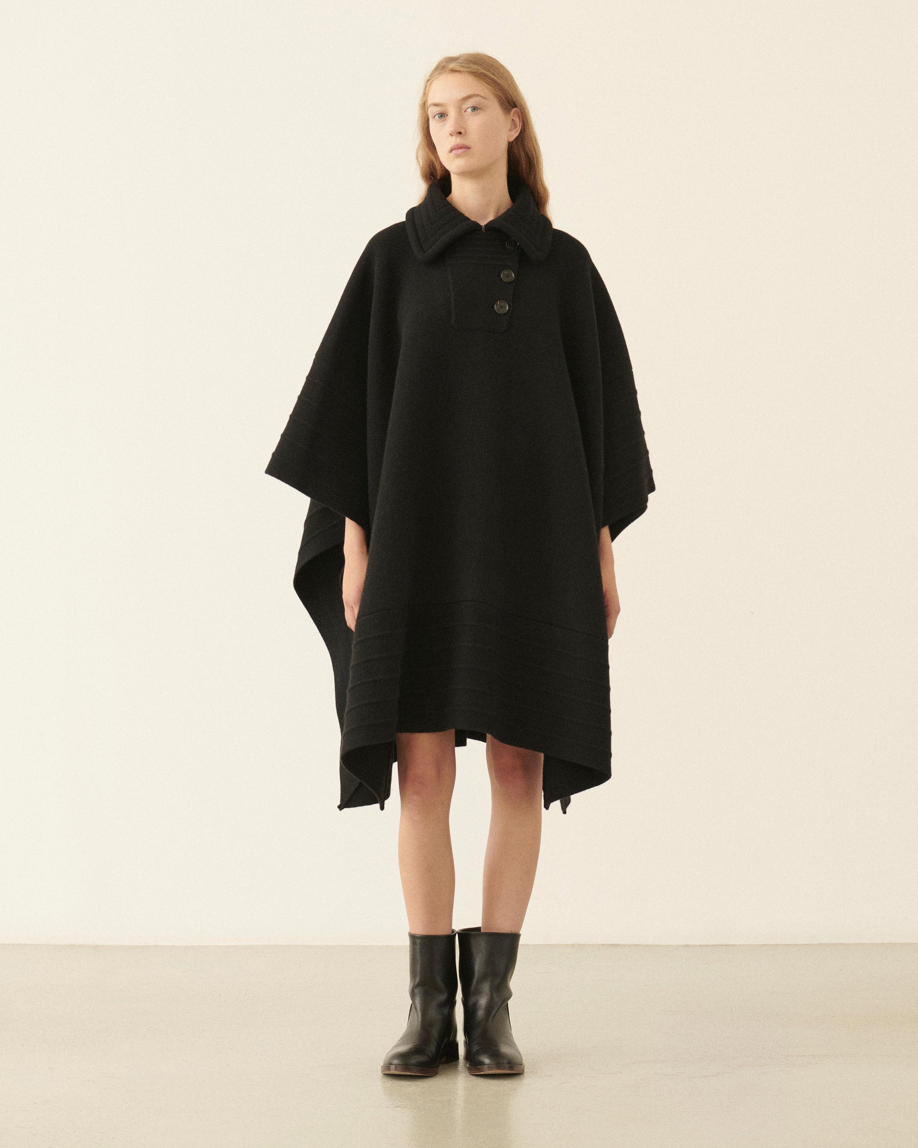 Francis Poncho in Wool and Cashmere, Black - Veronica De Piante