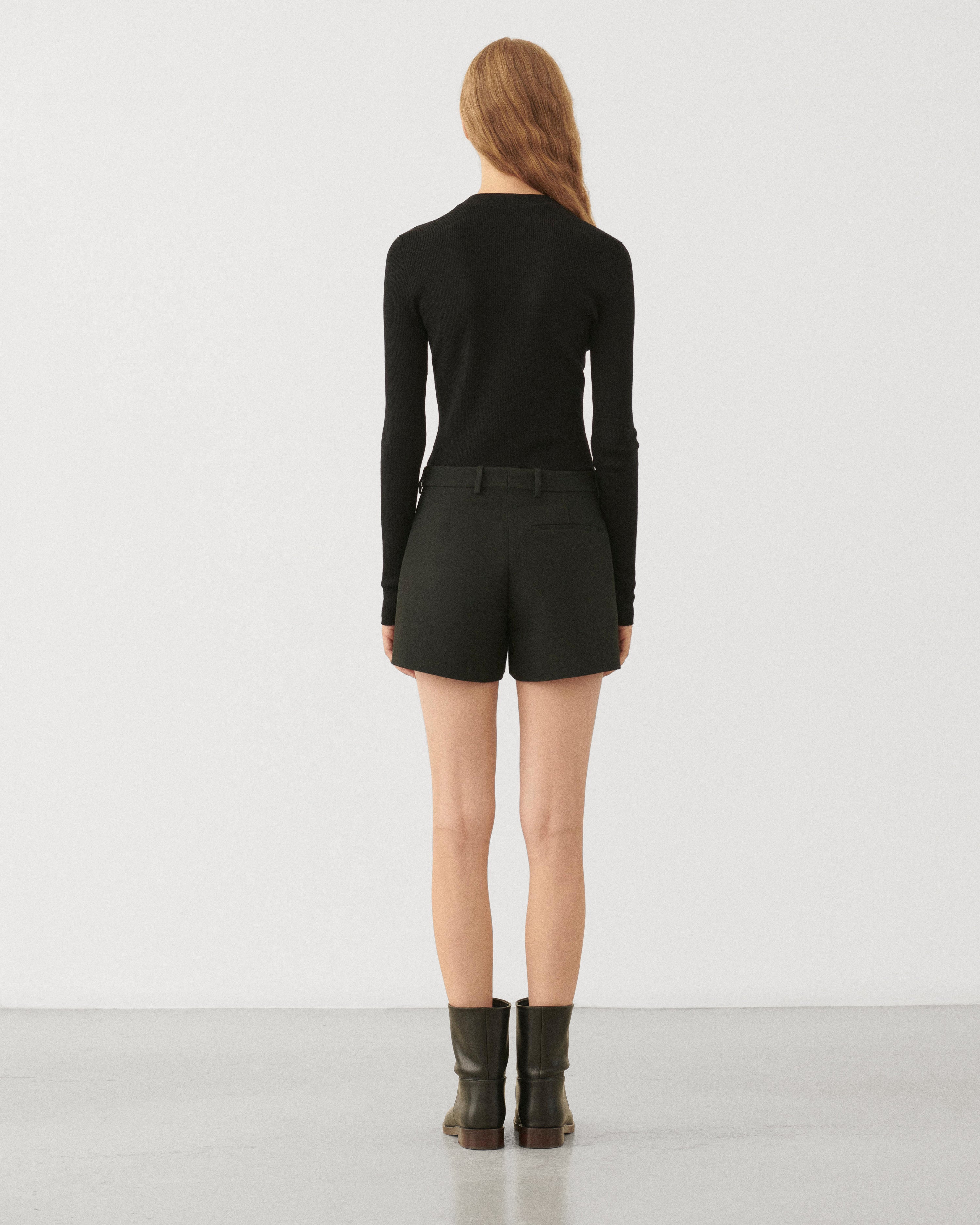 Ava Shorts in Wool Viscose, Black