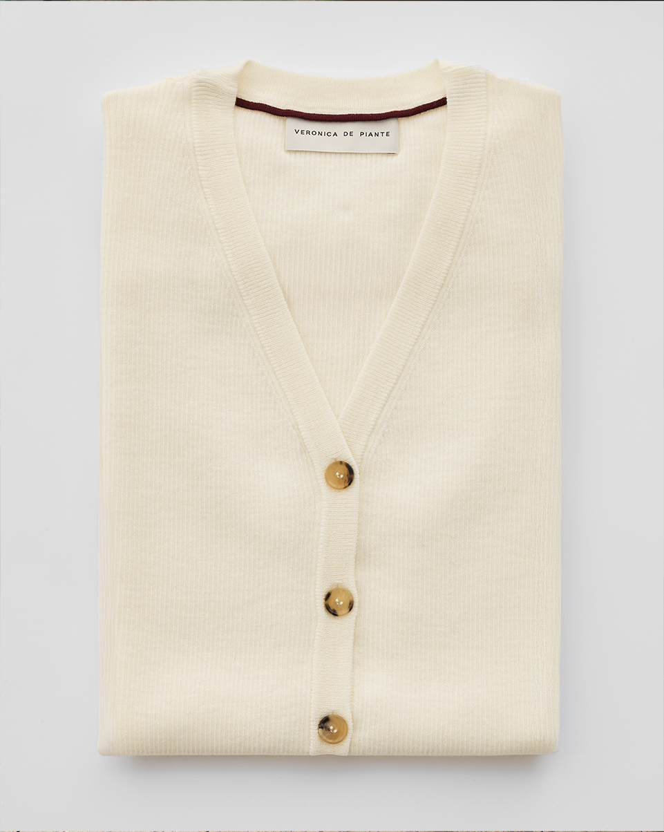 knitwear_carosel.png__PID:66e43a3c-7368-4c41-be33-66421e5494b6
