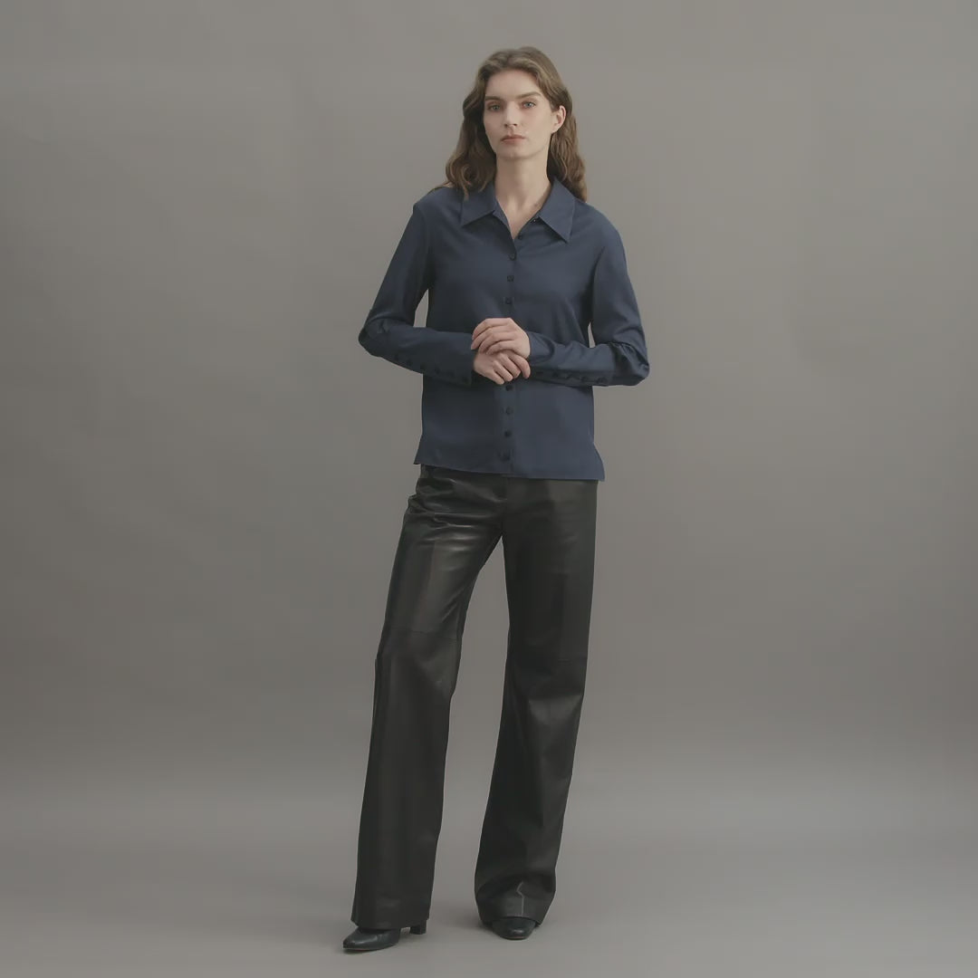Livia Shirt in Silk, Petrol Blue