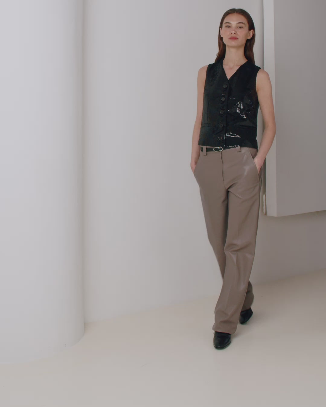 Avery Trouser in Nappa Leather, Smog
